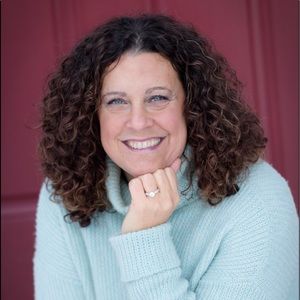 Meet your Posher, Elisa